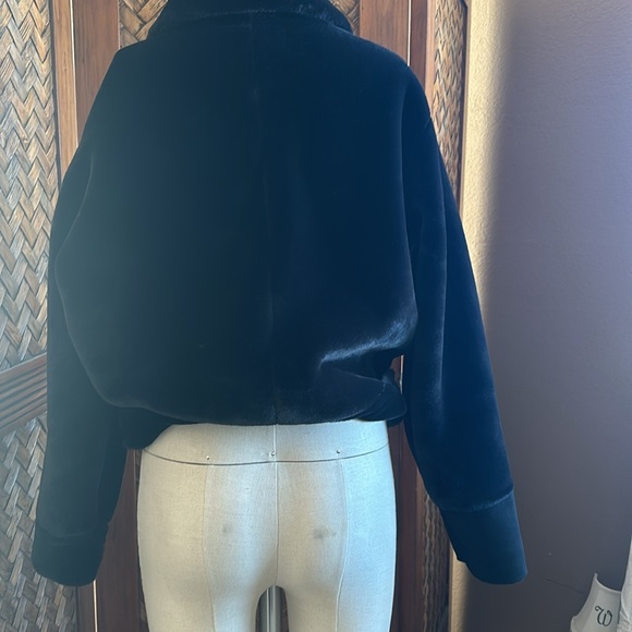 NWOT - (Fashion Nova Large faux fur (worn 2xs) - Picture 6 of 6